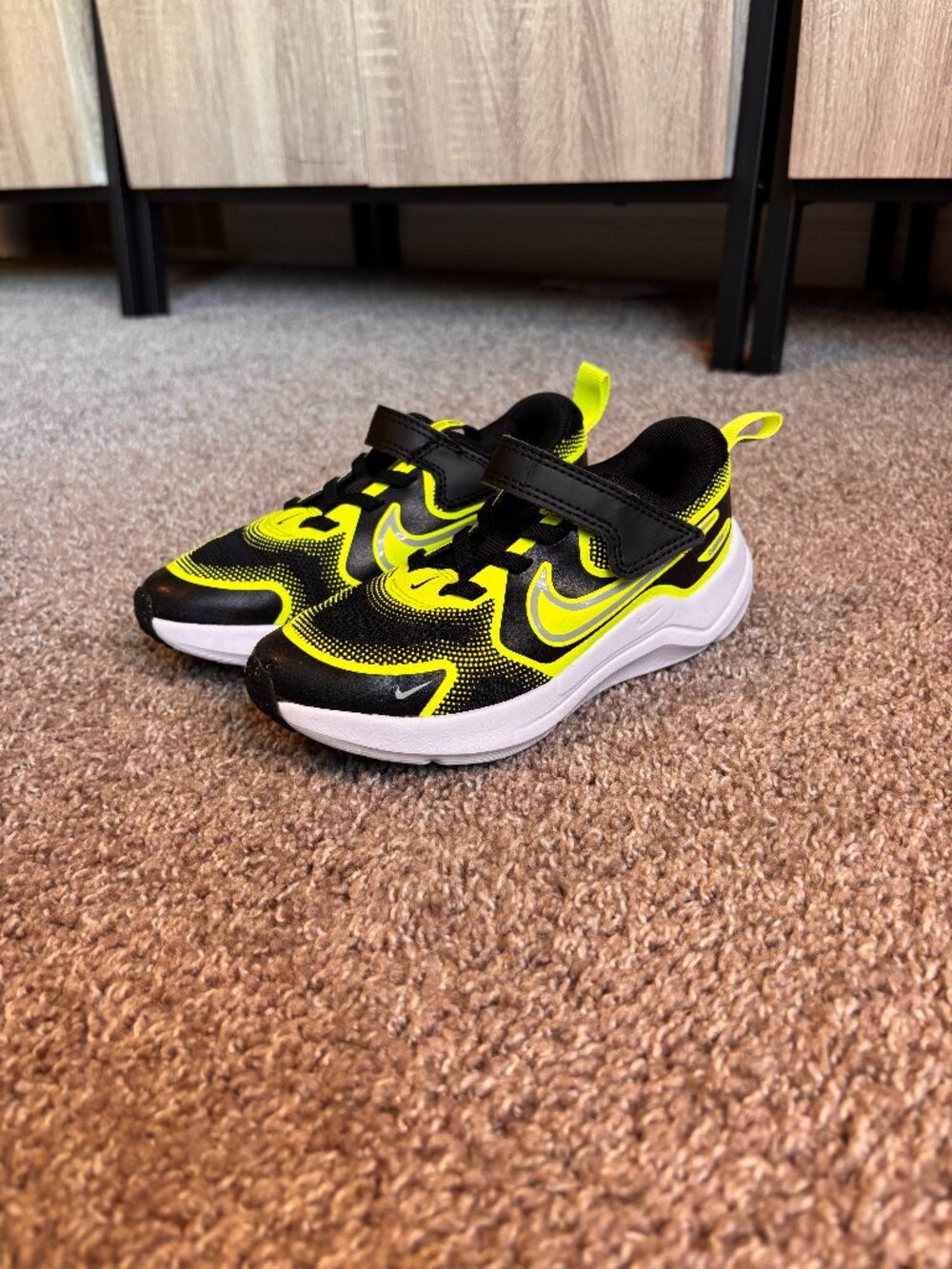 Nike Cosmic Runner Toddler Size 11